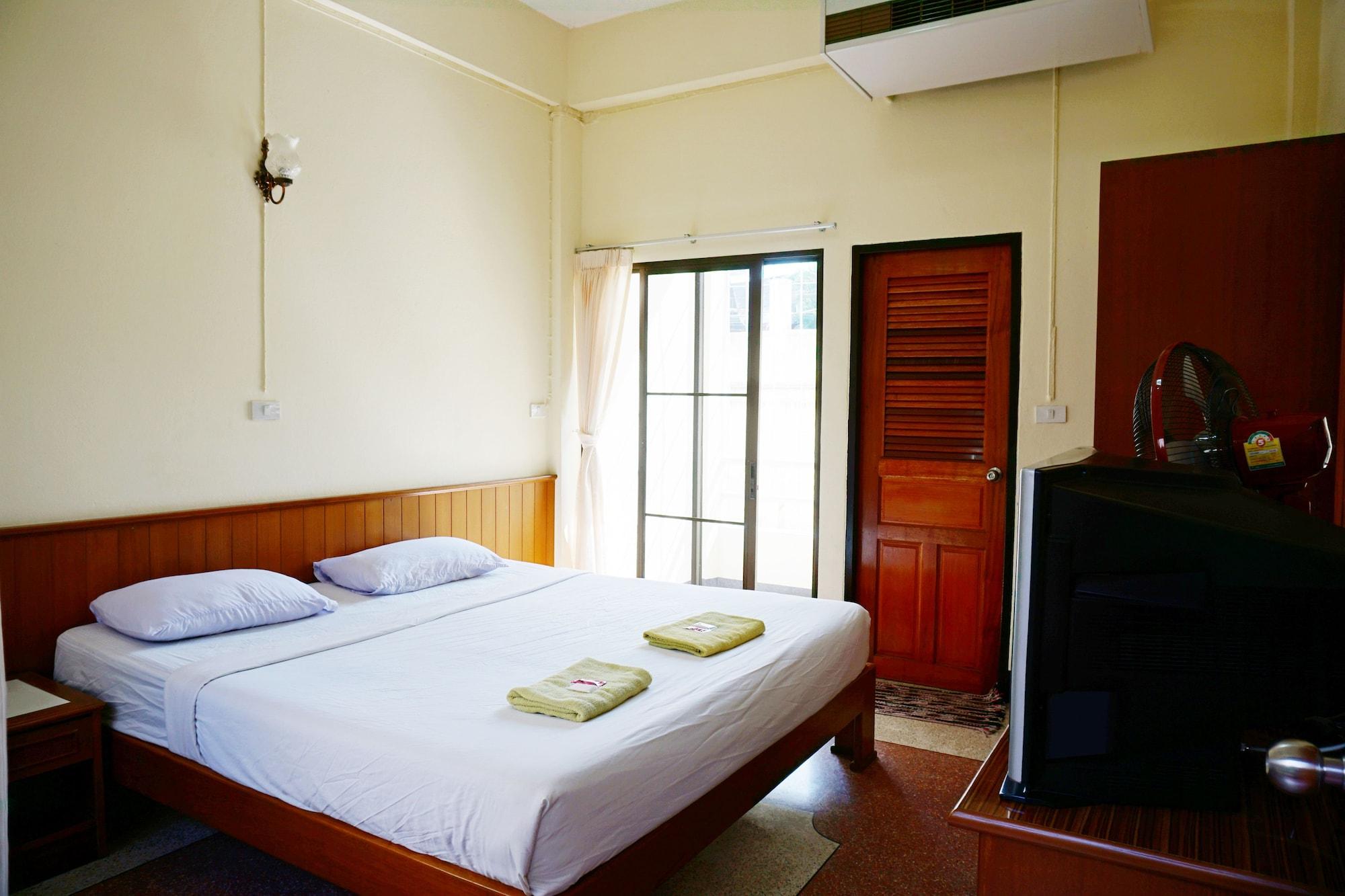 Safe House Court Hotel Chiang Mai Exterior foto