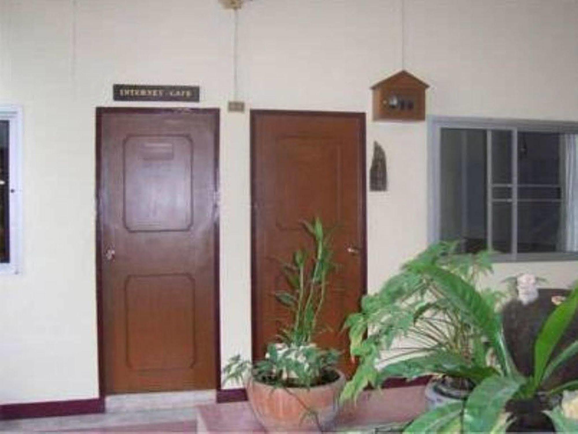 Safe House Court Hotel Chiang Mai Exterior foto